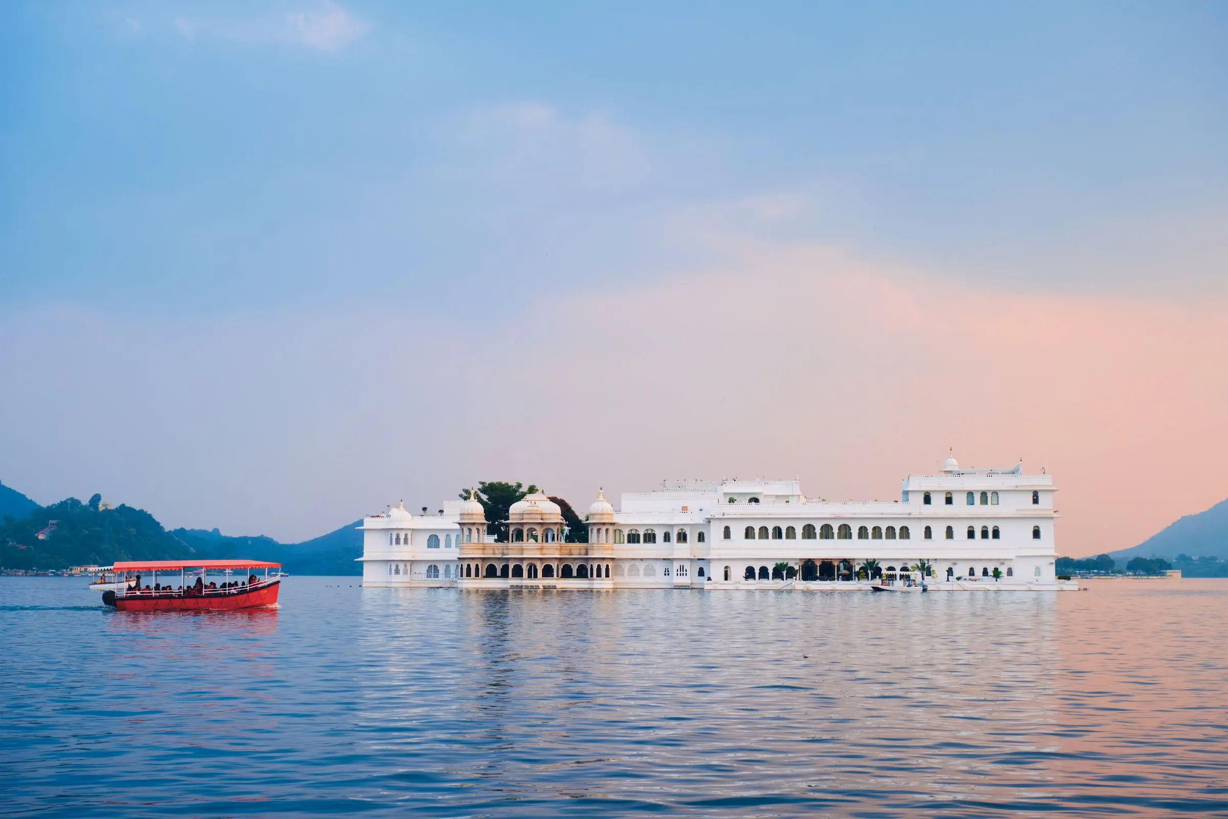The Lake Palace on Lake Pichola at dusk, Udaipur